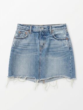 NWOT Levi's Light Blue Distressed Denim Mini Skirt Size 26